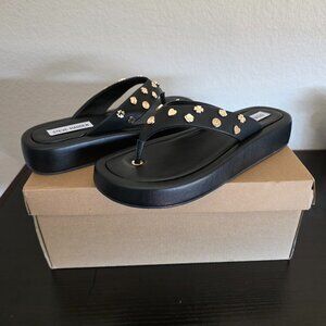 NEW Steve Madden Black Leather Kylen-c Flip Flop Thong Charms Sandal Size 7
